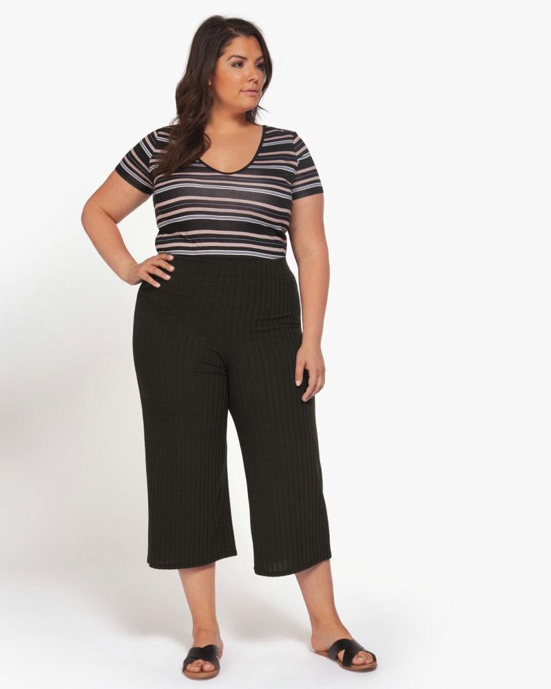 Plus size model wearing Laila Cropped Pant by Dex Plus | Dia&Co | dia_product_style_image_id:131096